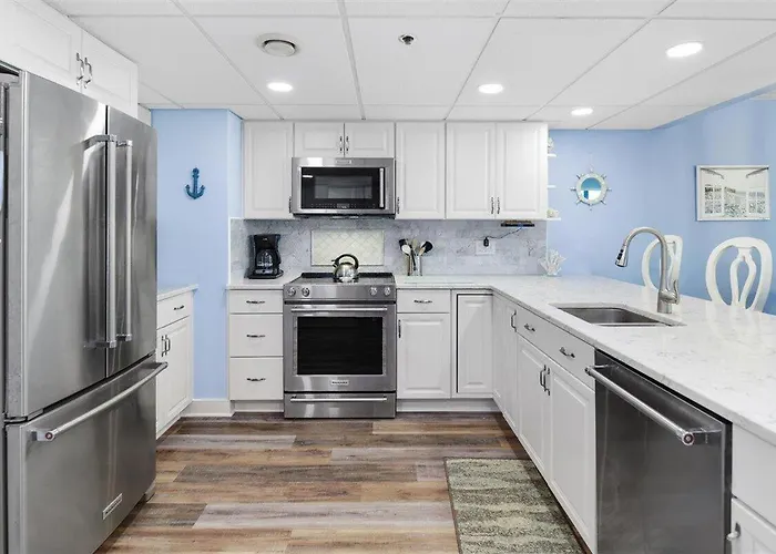 Ocean Front 1 Bedroom Rainbow Condo, Steps To The Beach! Holiday home Ocean City