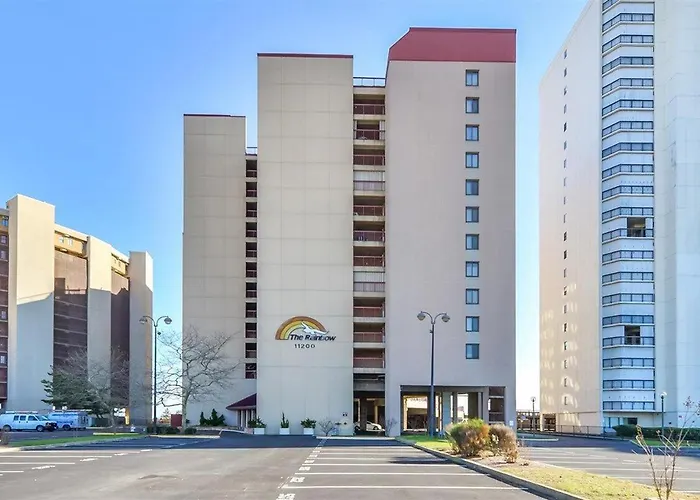 Holiday home Ocean Front 1 Bedroom Rainbow Condo, Steps To The Beach!