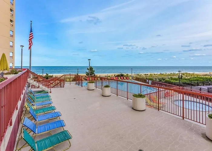 Holiday home Ocean Front 1 Bedroom Rainbow Condo, Steps To The Beach!